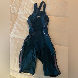 Speedo kneeskin fastskin lzr open back size 20 aqua blue